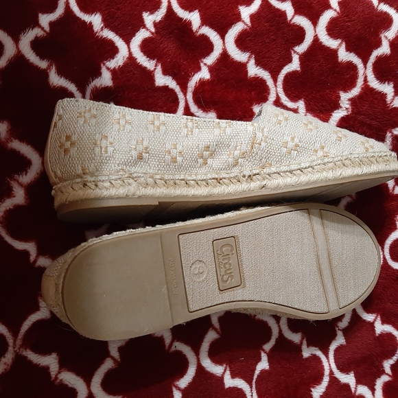 Circus slip on shoes by Sam Edelman - Picture 4 of 4